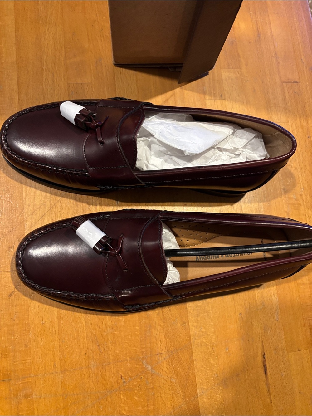 Johnston & Murphy Men's Tassel Loafers in Burgundy Brown size 8